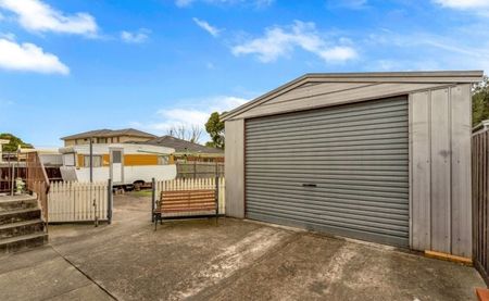 GREAT FAMILY HOME - Photo 5