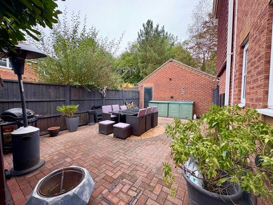 4 bedroom detached to rent Kingsmead, Stretton - Photo 1