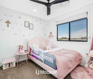 Stunning Family Home - Great Location! - Photo 6