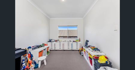 Charming Family Home - Photo 4