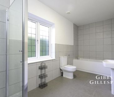 5 bedroom detached house to rent - Photo 2