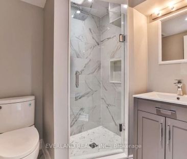 Detached Home For Lease | N9246525 - Photo 4