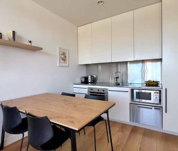 Top Floor with city views - Photo 2