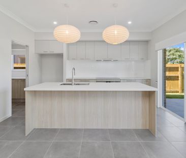 Must see - New 4 bedroom stunning home - Photo 5