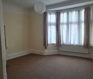 Downsview, Old Orchard Road, Eastbourne - Photo 3