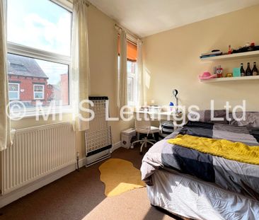 4 Bedroom Mid Terraced House for rent in Hessle Mount - Photo 6