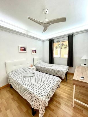 2 bedroom luxury Apartment for rent in Nueva Andalucia, Spain - Photo 1