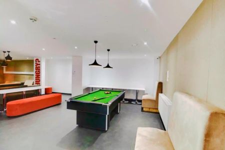 Bronze Studio - Photo 4