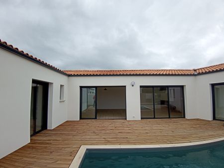 MAISON 4 CHAMBRES GARAGE PISCINE - Photo 2