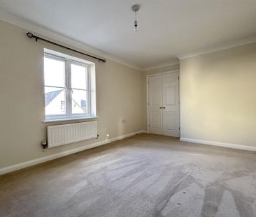 4 bedroom detached house to rent - Photo 6