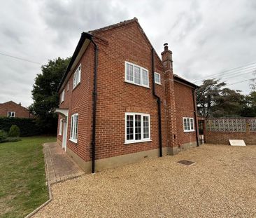 3 bedroom detached house to rent - Photo 4