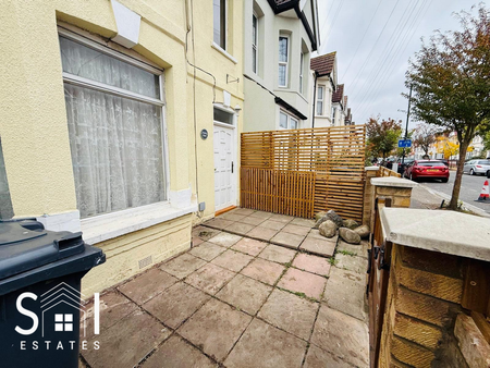 5 bedroom terraced house to rent - Photo 2