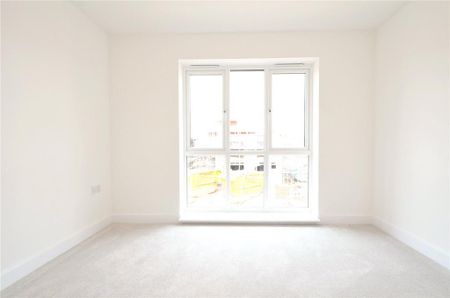 4 bedroom semi-detached house to rent - Photo 4