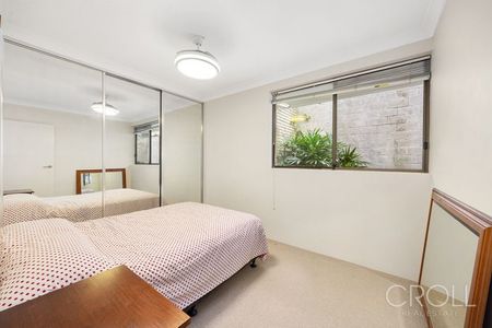 Generous Three Bedroom & Three Outdoor area Townhouse - Photo 3