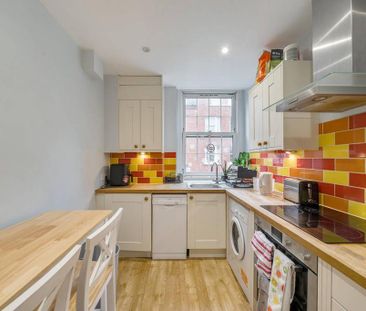 2 bedroom flat to rent - Photo 2