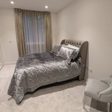 1 bedroom Apartment to rent - Photo 3