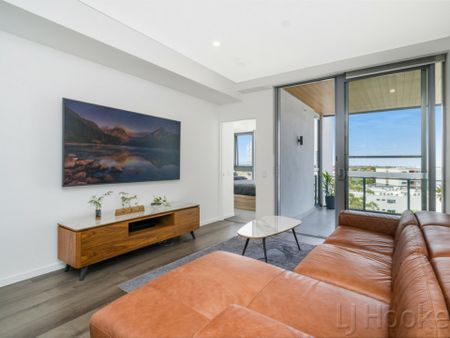 Modern One-Bedroom Apartment with Spectacular Views & Resort-Style Amenities - Photo 4