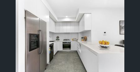 Oversized Two Bedroom Apartment - Photo 2