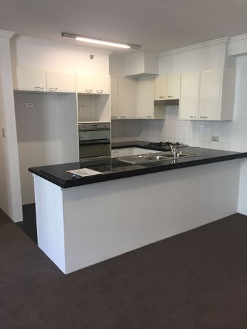 Great two (2) Bedroom Unit - High Park Tower - Photo 3