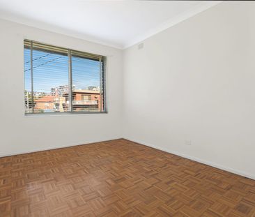 Perfect Location! - Photo 6