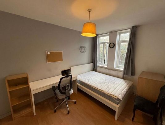 4 bedroom flat share to rent - Photo 1