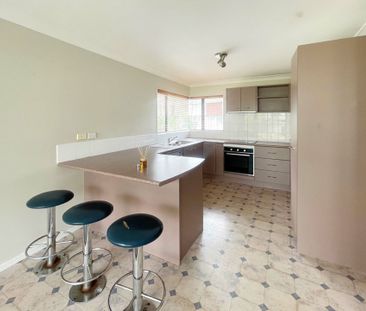 3 Bedroom Brick and Tile home - Photo 5