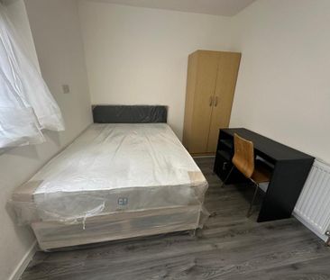 1 bedroom in a house share to rent - Photo 5