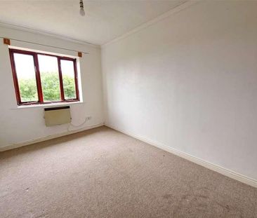 Marwell Close, Romford, Essex, RM1 - Photo 2