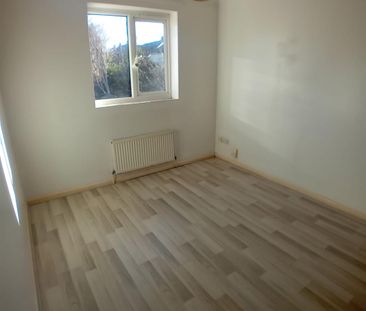 3 bedroom detached house to rent - Photo 2