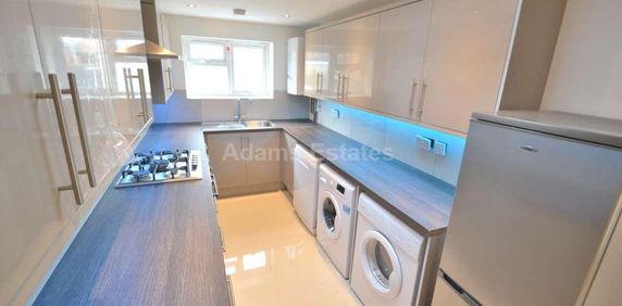 1 bedroom in a house share to rent - Photo 2