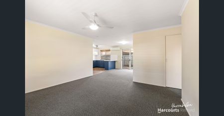 Comfortable Family Cul-de-Sac Living - Photo 5