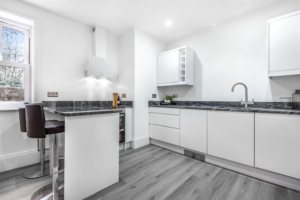 Woodfield Lane, Ashtead - Photo 1