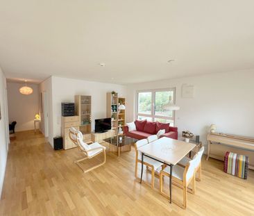 Helle und offen geschnittene 2 ZKB - Traumwohnung mit direktem Mose... - Foto 1