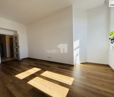 Pronájem bytu 1+1 37 m² - Photo 1