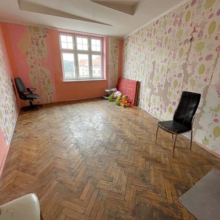 Do wynajęcia mieszkanie 80 m2 – 4 pokoje – 3 piętro, Pl. Św. Józefa 10 w Kaliszu - Zdjęcie 1