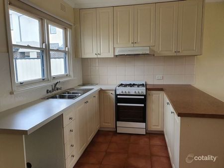 Charming Family Home in Dandenong North - Photo 3