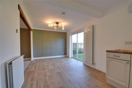 4 bedroom detached house to rent - Photo 3