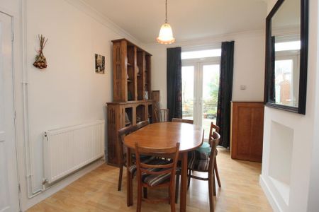3 bedroom semi-detached house to rent - Photo 3