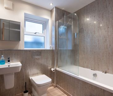 Our largest top-of-the-range house - spacious, stylish, and in the ... - Photo 3