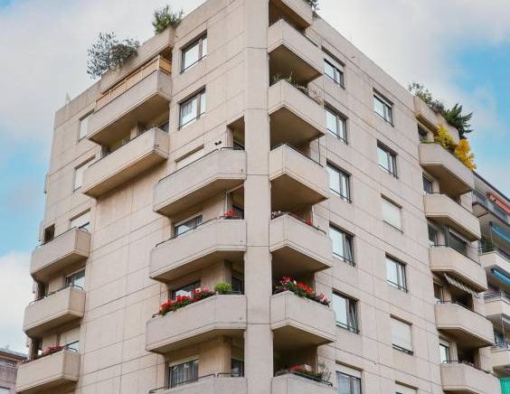 Appartement de 3 pièces au 1er étage avec balcon - Photo 1