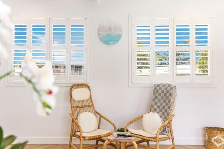 Spacious Coastal Home in Booker Bay – 4 Bed | 3 Bath - Photo 3