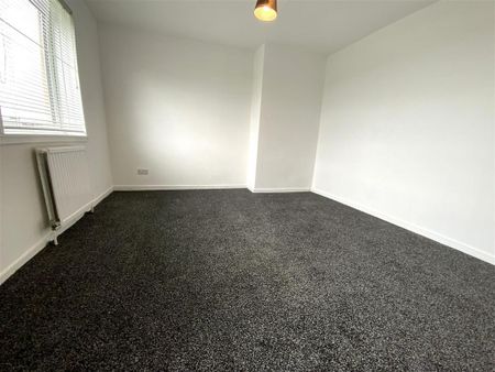 3 bedroom end of terrace house to rent - Photo 3