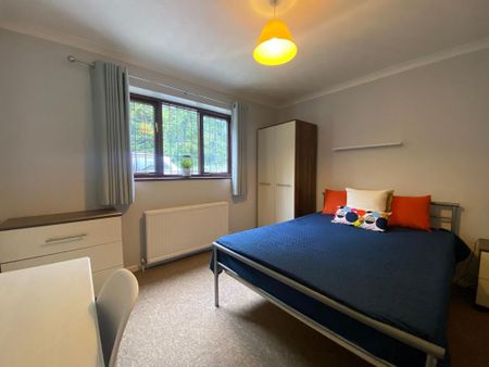 1 bedroom in a house share to rent - Photo 3