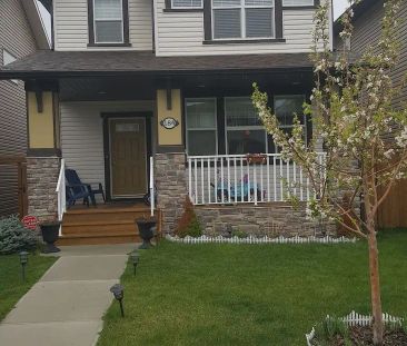 Gorgeous 4 Bedroom 2 Storey home in Legacy! — 4 Bedrooms House - Photo 1