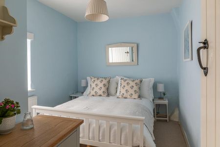 3 bedroom terraced house to rent - Photo 5