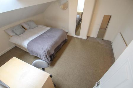 3 bedroom terraced house to rent - Photo 4