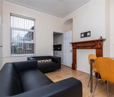 5 bedroom house to rent - Photo 1