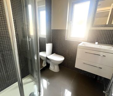 Derwent Close, WATFORD - Photo 2