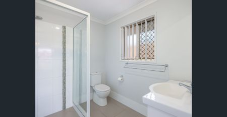 Great size home in Jones Hill! - Photo 2