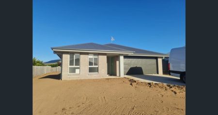 32 Sorrento Drive, Bargara QLD 4670 - House For Rent - $680 | Domain - Photo 4